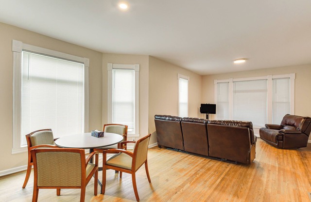 < 1 Mi to Main St: Quiet Apartment in Galesburg!