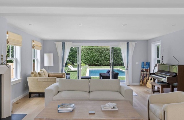 1 min drive to Ocean beaches and to Southampton village.