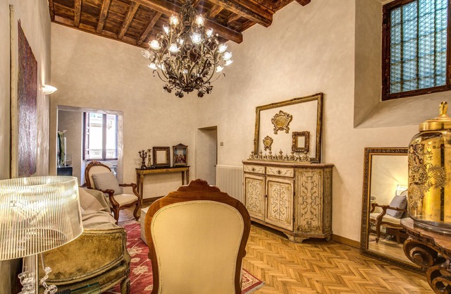 1 Min to Pantheon – Designer 2BR Apt with 3 AC + Elevator