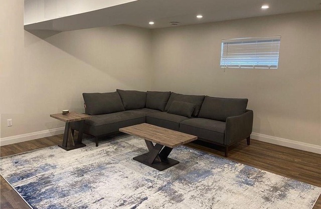 1 minute from Blue Mountain Ski Resort Brand New Built Sep 23 Luxury Chalet Home