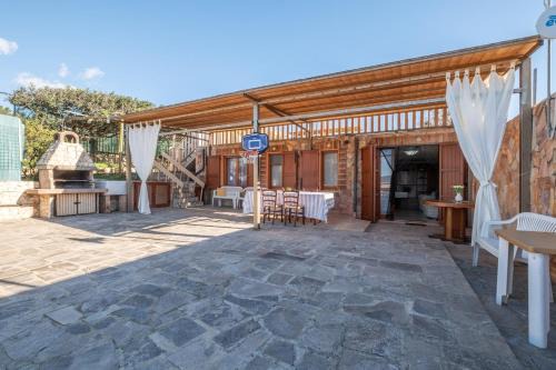 1-minute walk to the beach- Large equipped house