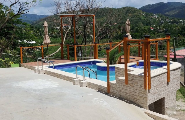 1 Modern A/C apartment with pool. Walking distance from beach, shop & restaurant