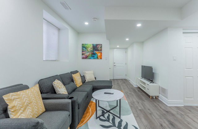 1 Modern and Cozy 2BR, 1 WR Basement apartment