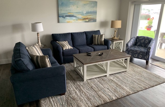 #C - New Construction Waterfront w / Dock And Fabulous Deck (Sleeps 8)
