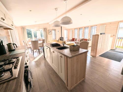 1 or 2 bedroom Hot tub Lodges