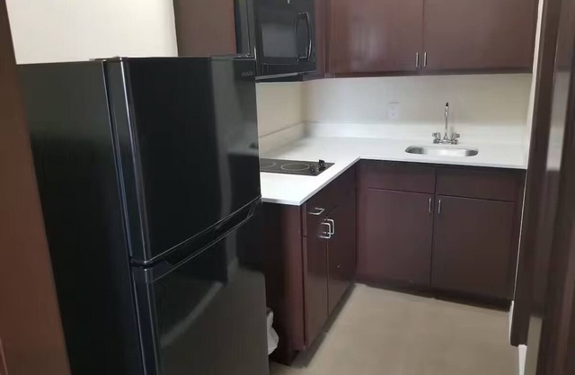 1 Queen Bed Kitchenette Non-Smoking, Scottish Inns Bay City TX, Free Parking
