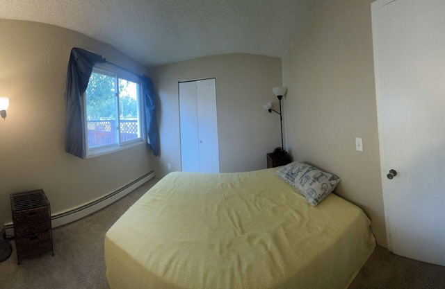 1 room/3br condo <1mile away from UAA, hospital & costco LGBTQ & Pet friendly
