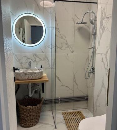 1 Room Apartment- Self Check in 24h