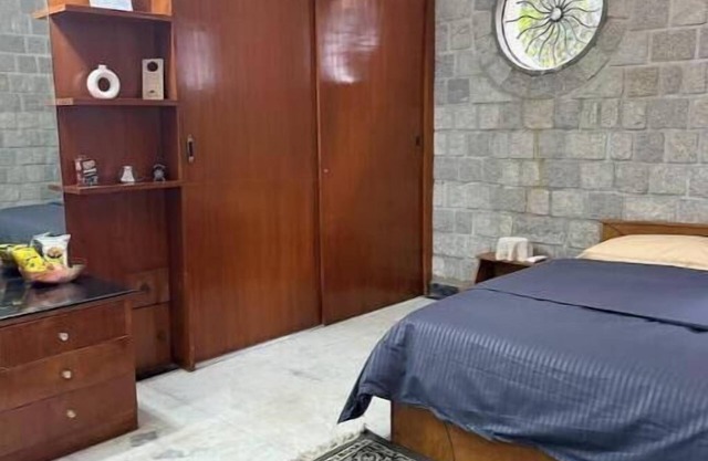 1 room + Lounge area/Kitchenette/terrace in Ulsoor
