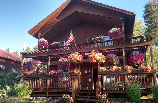 SUN ROAD CABIN - HERMOSO AJUSTE PRIVADO, 6 MILLAS AL PARQUE GLACIAR