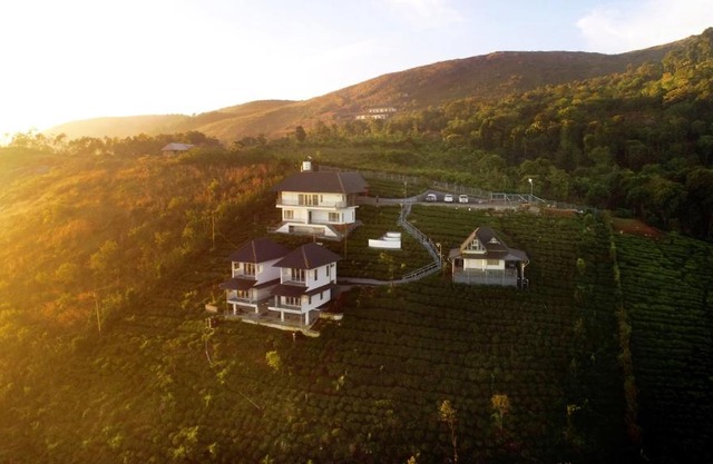10 Degrees North By Avni Holidays