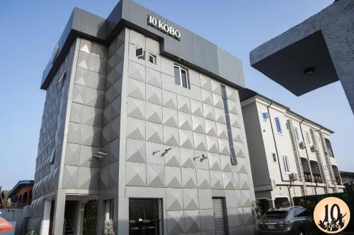 10 Kobo Hotel & Suites
