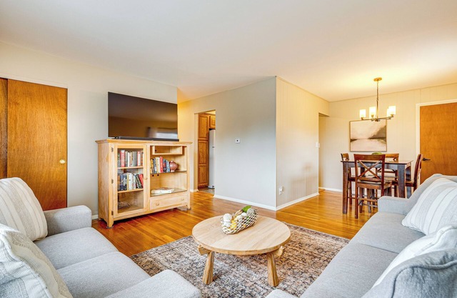10 Mi to Dtwn: Pet-Friendly Retreat in Columbus