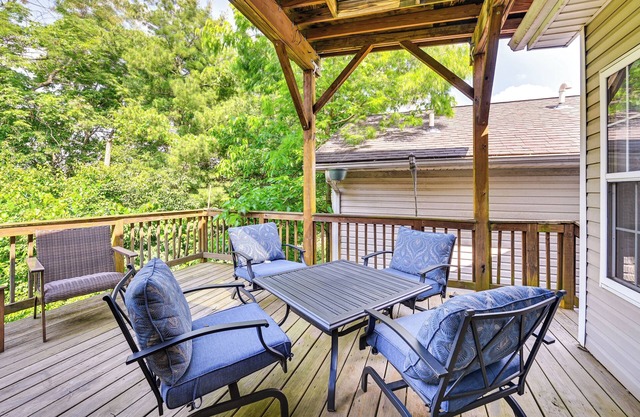 10 Mi to Keeneland: Family Home w/ Deck & Yard
