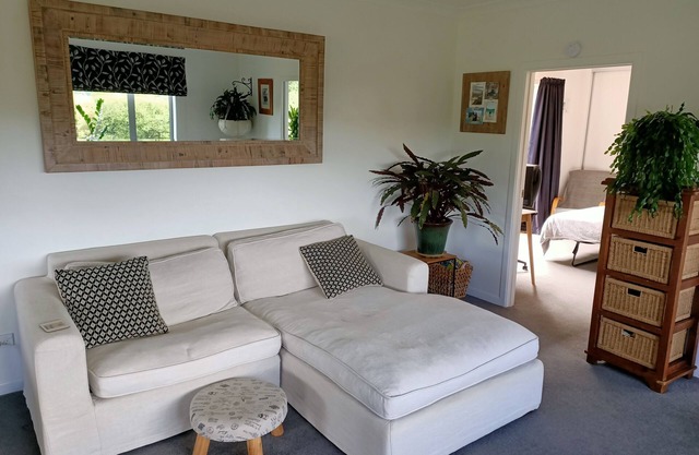 10 min walk to Cambridge town, large 4 bedroom home