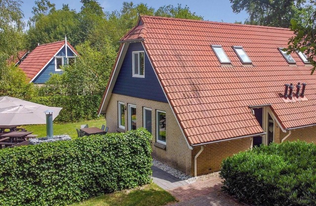 10-Person Comfort Villa