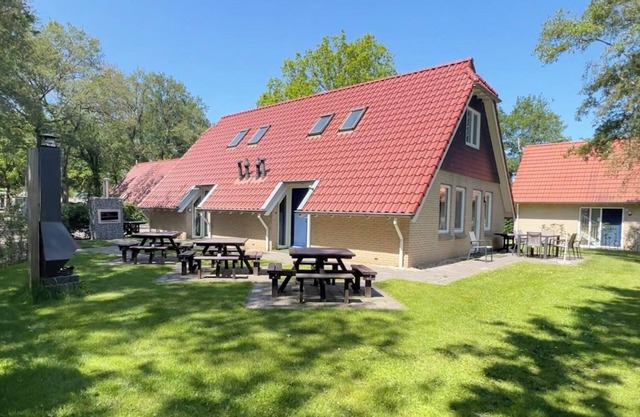 10-Person Comfort Villa