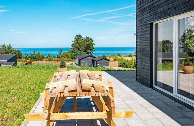 10 person holiday home in Allingåbro