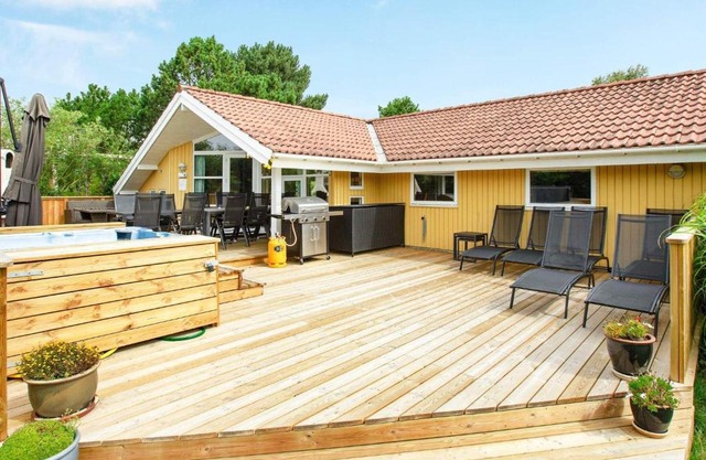 10 person holiday home in Væggerløse-By Traum