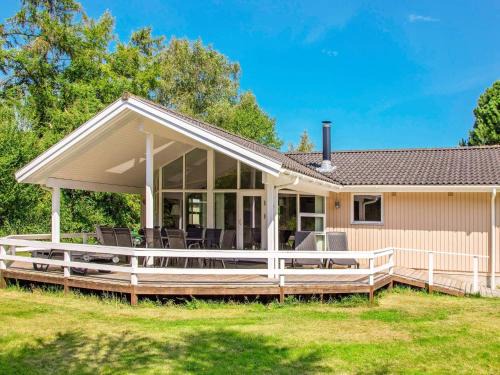 10 person holiday home in Væggerløse-By Traum