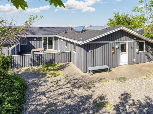10 person holiday home in Vestervig-By Traum
