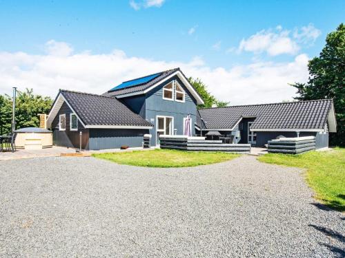 10 person holiday home in Juelsminde-By Traum