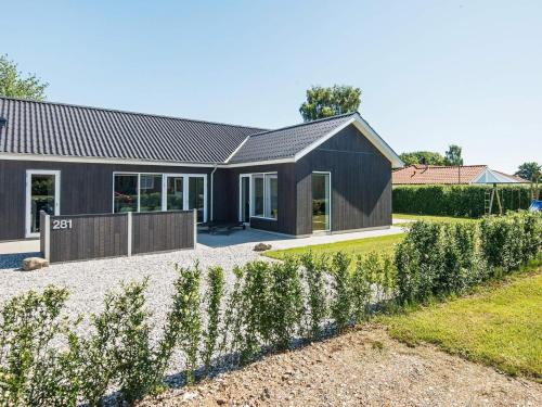 10 person holiday home in Juelsminde