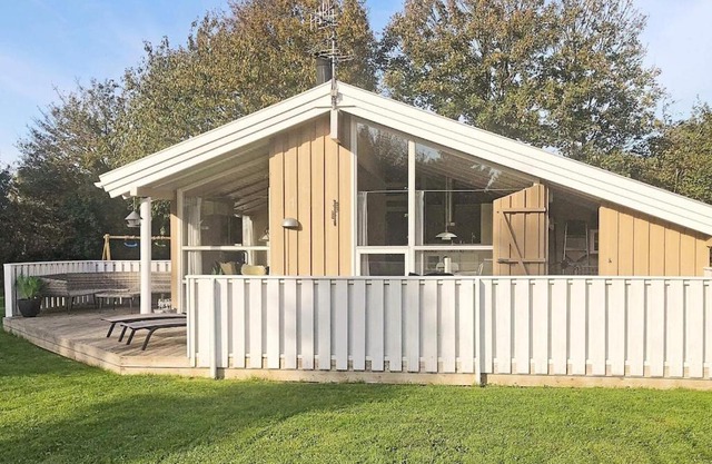 10 person holiday home in Humble-By Traum