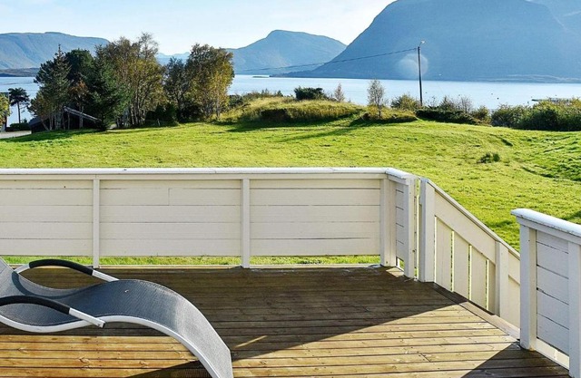 10 person holiday home in MIDSUND