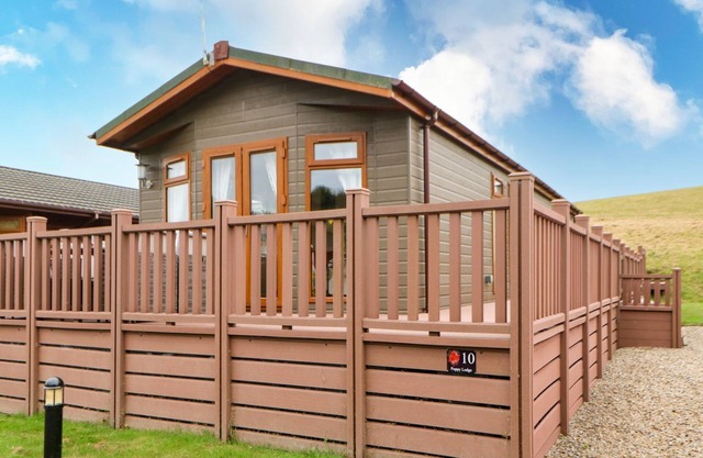 10 POPPY LODGE, pet friendly in Catterick, North Yorkshire