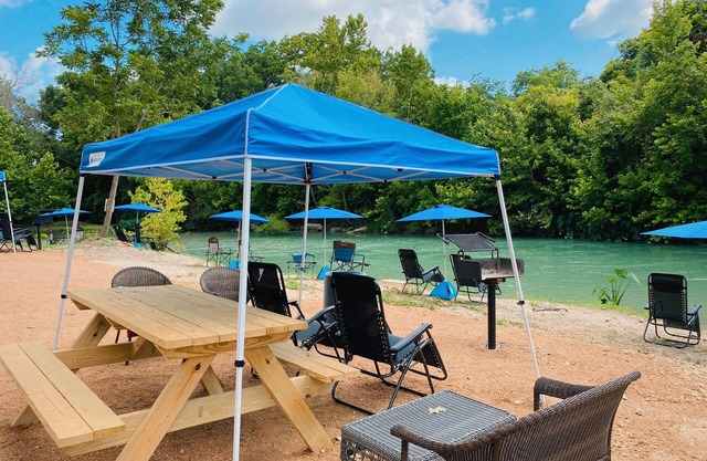 #10 Son's River Ranch - Glamping Cabin w/ 2 Queen Beds