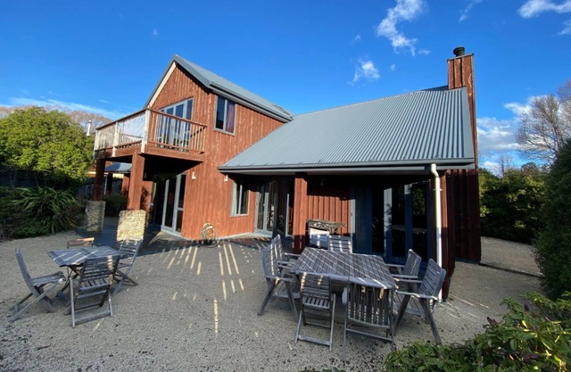 10 Tarndale Place