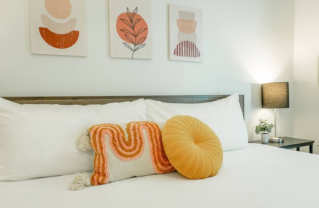 10: The Jacobsen Room - A PMI Scenic City Vacation Rental