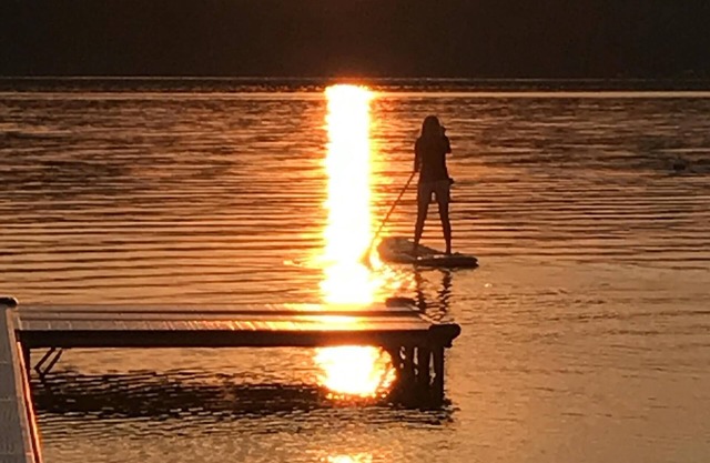 100 pies del lago Frontage en el lago hermoso de la cal en la península de Leelanau.