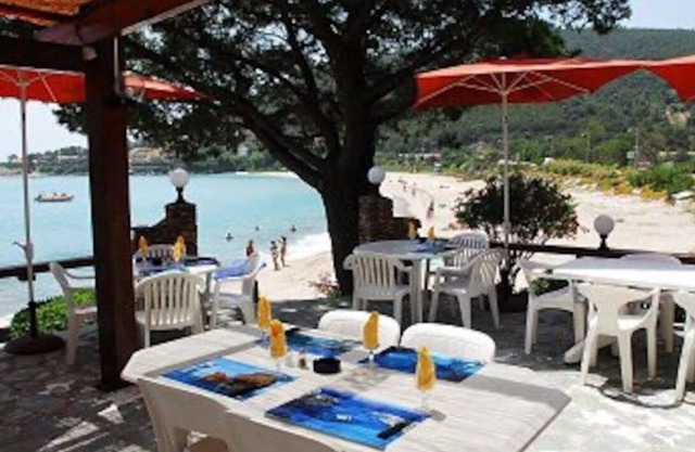 100% felicidad magnífica villa con vistas al mar, cerca de la playa. Entorno idílico