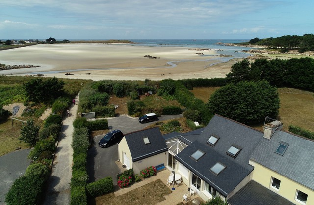 100 M FROM BEACH WITH DIRECT ACCESS