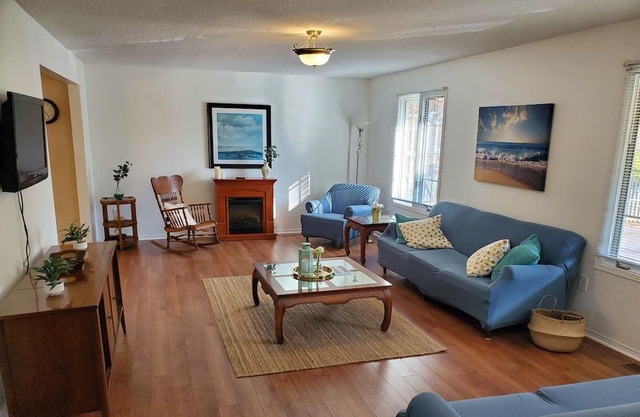 100 m to Bluewater beach and boardwalk. Entire Cottage for the whole family!