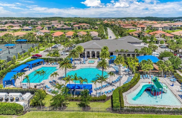10090 Ft. Myers Home