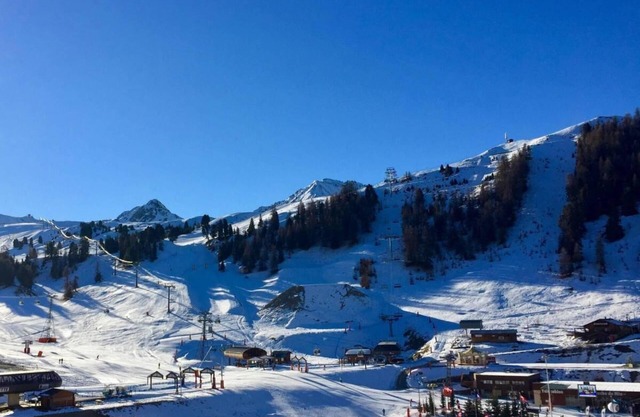 100m from resort center, 6th floor, balcony, tv, 28m², La Plagne