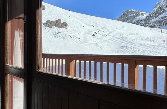 100m from resort center, 3rd floor, terrace, balcony, tv, ski locker, 29-30m², Tignes