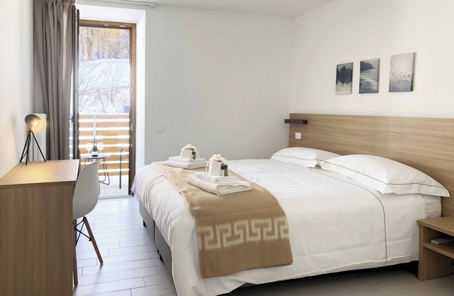 103 - 4 PAX – BALCÓN