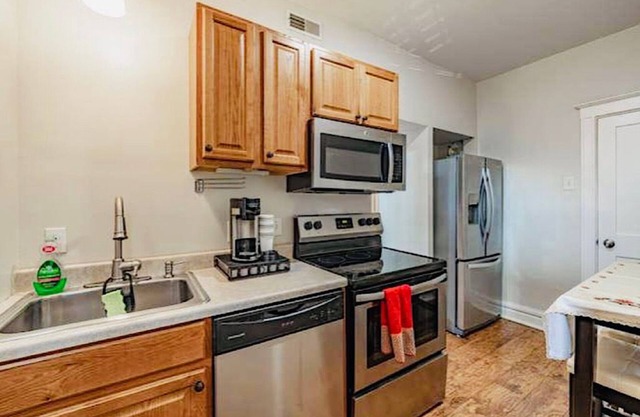 #104 amazing location near Washington university 🌺🌺🌺