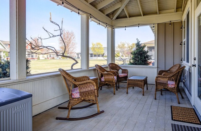 104 Barefoot Lane (Veranda Dr South)