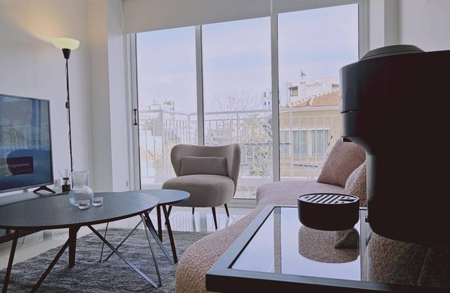 104 NIC - 102 Stay Cosmo City Suite