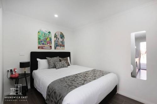 107 Entire Guesthouse Queen BR with Fast WiFi - Brunswick East