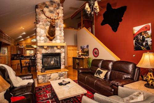107 Redwood Dr