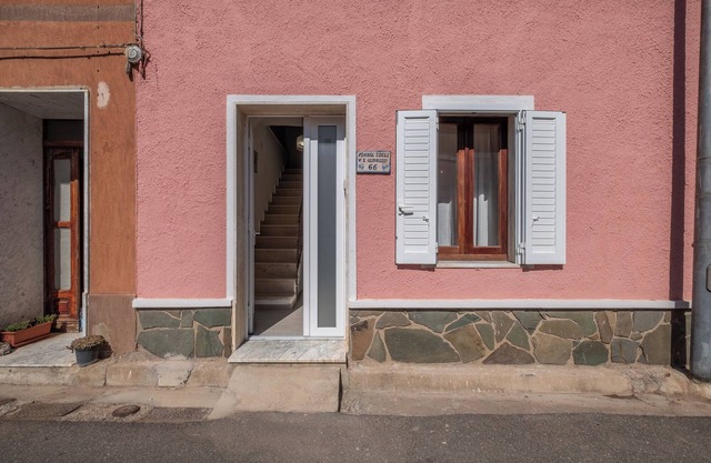 [10min From Bosa Marina] With Garden and Parking