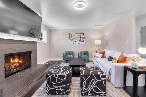 10min to EXPO - Family-Friendly with Office & Playroom