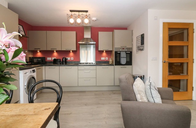 11 Ambleside Court