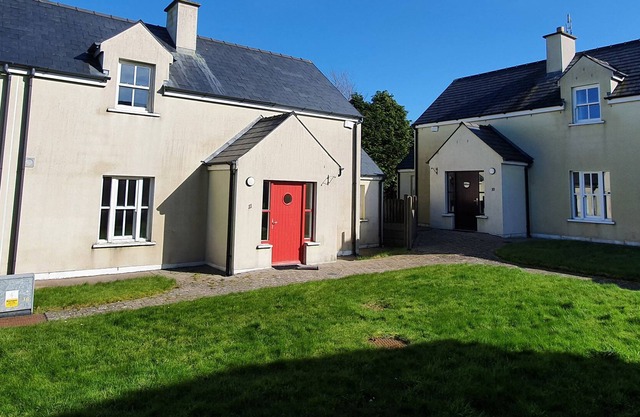11 AN SEANACHAI HOLIDAY HOMES, pet friendly in Ring, County Waterford
